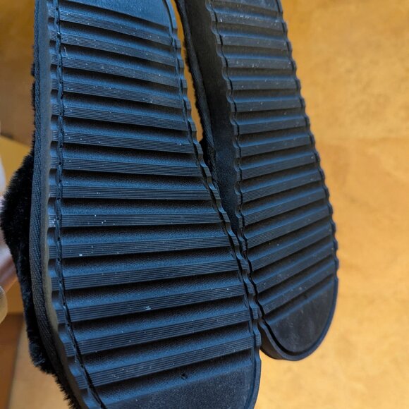 Juicy Couture slides/slippers - Picture 2 of 2